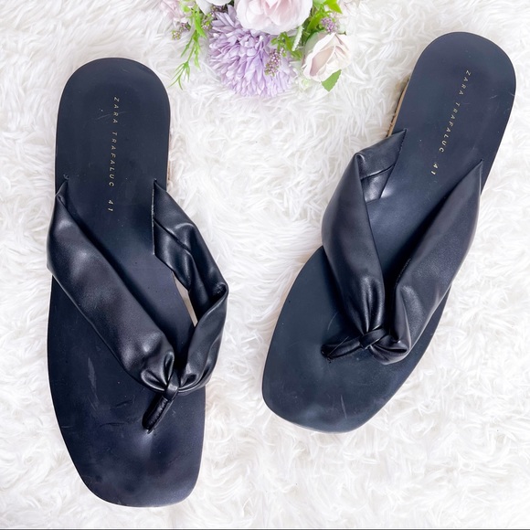 Zara Trafaluc Size 41/10 Faux Leather Black Platform Flip Flops